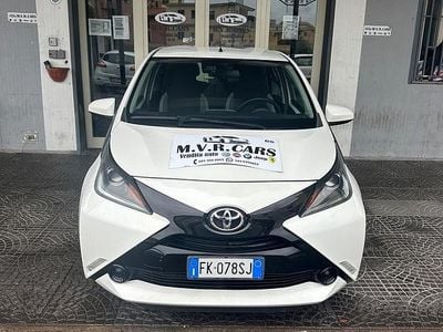 Usata Toyota Aygo X-Black 69 CV (50 kW) 2017 Bianco Utilitaria