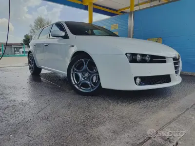 Usata Alfa Romeo 159 Distinctive 200 CV (147 kW) 2009 Bianco Station wagon