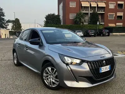 Usata Peugeot 208 Allure 101 CV (74 kW) 2020 Utilitaria