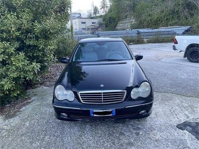 Usata Mercedes C220 142 CV (104 kW) 2005 Berlina