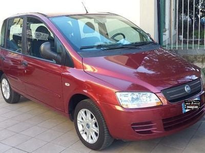 Usata Fiat Multipla Dynamic 110 CV (80 kW) 2004 Bordeaux Monovolume