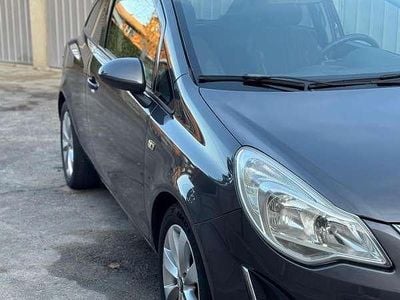 Usata Opel Corsa Club 80 CV (58 kW) 2012 Grigio Berlina