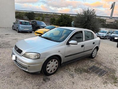 Usata Opel Astra Club 90 CV (66 kW) 2001 Argento Berlina