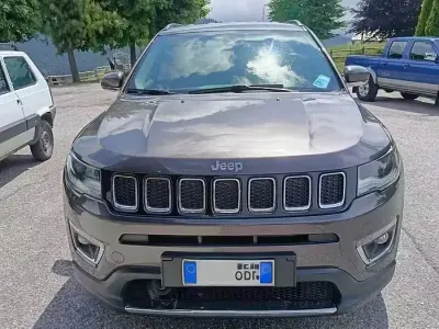 Usata Jeep Compass Limited 170 CV (125 kW) 2017 Grigio SUV