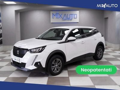 Usata Peugeot 2008 Active 102 CV (75 kW) 2020 Bianco SUV