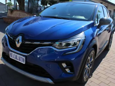 Usata Renault Captur Intens 101 CV (74 kW) 2023 Blu/azzurro SUV