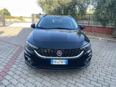 Usata Fiat Tipo Lounge 120 CV (88 kW) 2017 Nero Station wagon