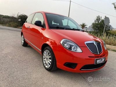 Usata Lancia Ypsilon Gold 69 CV (50 kW) 2011 Arancione Utilitaria
