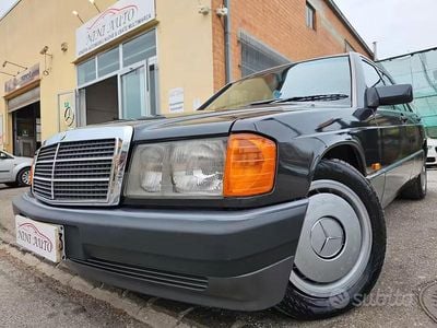 Usata Mercedes 190 94 CV (69 kW) 1992 Nero Berlina