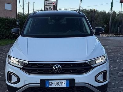 Usata VW T-Roc R-line 150 CV (110 kW) 2023 Bianco SUV