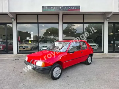 Usata Peugeot 205 60 CV (44 kW) 1989 Rouge vallelunga (p3kb) Berlina