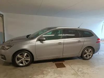 Usata Peugeot 308 SW Allure 131 CV (96 kW) 2018 Grigio Station wagon