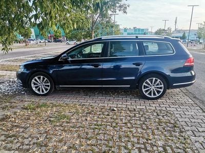 Usata VW Passat 140 CV (102 kW) 2012 Blu Station wagon