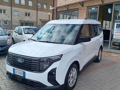 Usata Ford Tourneo Courier 124 CV (91 kW) 2024 Bianco Monovolume