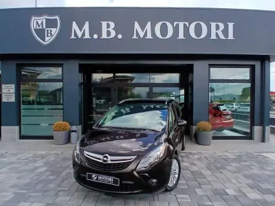 Usata Opel Zafira Tourer Cosmo 136 CV (100 kW) 2015 Mahogany brown Monovolume