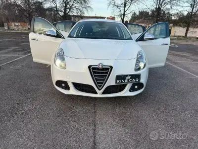 Usata Alfa Romeo Giulietta Exclusive 140 CV (102 kW) 2013 Bianco Utilitaria