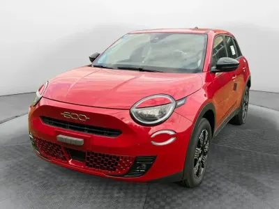 Nuova Fiat 600 Icon 136 CV (100 kW) 2025 Rosso SUV