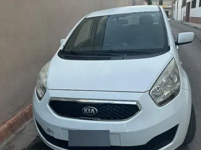 Usata Kia Venga 90 CV (66 kW) 2013 Bianco Utilitaria