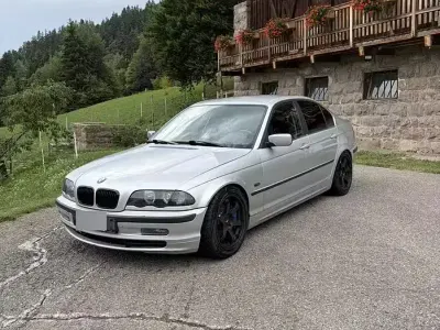 Usata BMW 320 150 CV (110 kW) 1998 Grigio Berlina