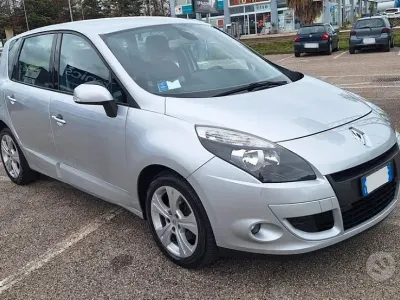 Usata Renault Scénic III Luxe 130 CV (95 kW) 2012 Grigio Monovolume
