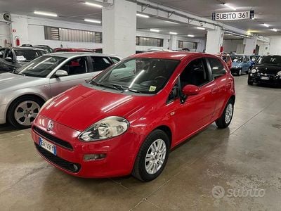 Usata Fiat Punto 74 CV (54 kW) 2014 Rosso Utilitaria