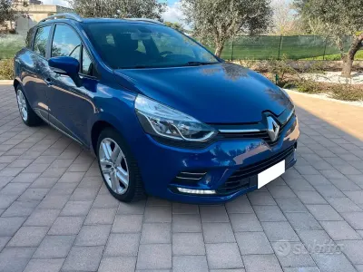 Usata Renault Clio GrandTour Business 75 CV (55 kW) 2018 Blu Station wagon