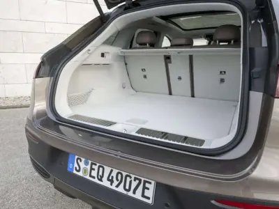 Nuova Mercedes EQE350 Advanced 135 kW (184 CV) 2025 Argento SUV