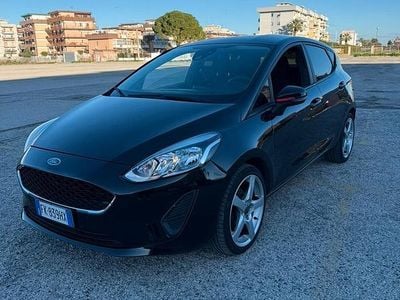 Usata Ford Fiesta 85 CV (62 kW) 2018 Nero Utilitaria