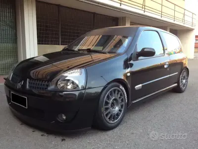 Usata Renault Clio II R.S. 169 CV (124 kW) 2002 Nero Utilitaria