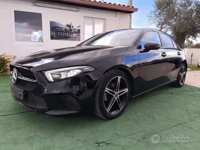 Usata Mercedes A180 116 CV (85 kW) 2019 Nero Berlina
