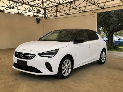Usata Opel Corsa Elegance 100 CV (73 kW) 2023 Bianco Utilitaria