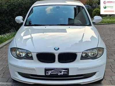 Usata BMW 118 143 CV (105 kW) 2010 Bianco Utilitaria