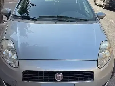 Usata Fiat Grande Punto 65 CV (47 kW) 2007 Bluazzurro Utilitaria