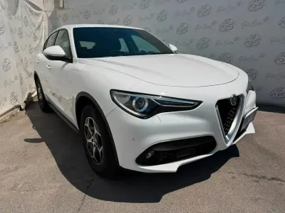 Usata Alfa Romeo Stelvio Business 190 CV (139 kW) 2022 Bianco SUV