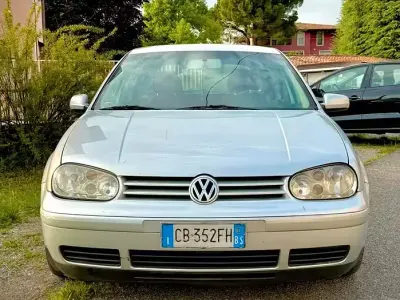 Usata VW Golf IV 130 CV (95 kW) 2002 Berlina