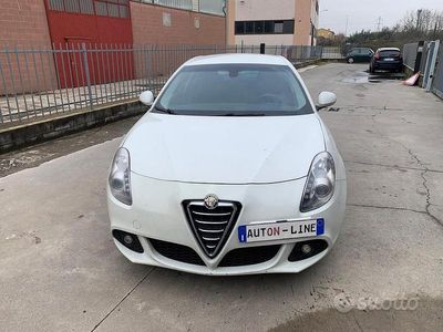 Usata Alfa Romeo Giulietta Progression 105 CV (77 kW) 2011 Bianco Utilitaria
