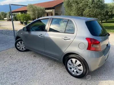 Usata Toyota Yaris 90 CV (66 kW) 2006 Berlina
