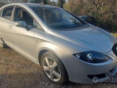 Käytetty Seat Leon Stylance 105 HP (77 kW) 2006 Harmaa Viistoperä