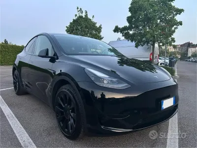 Usata Tesla Model Y RWD 114 kW (155 CV) 2024 Nero SUV