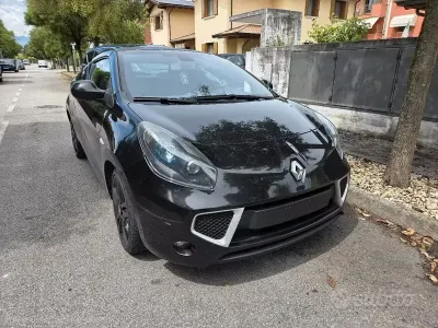 Usata Renault Wind 100 CV (73 kW) 2011 Nero Cabrio