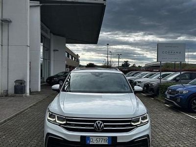 Usata VW Tiguan R-line 200 CV (147 kW) 2022 Bianco SUV