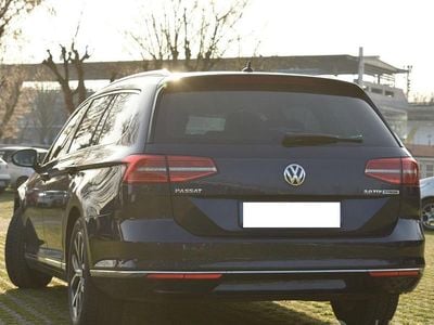 Usata VW Passat 150 CV (110 kW) 2015 Blu Station wagon