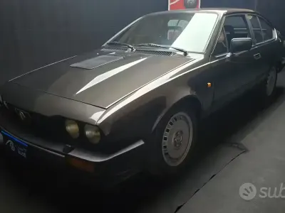Usata Alfa Romeo GTV 158 CV (116 kW) 1983 Grigio Coupé