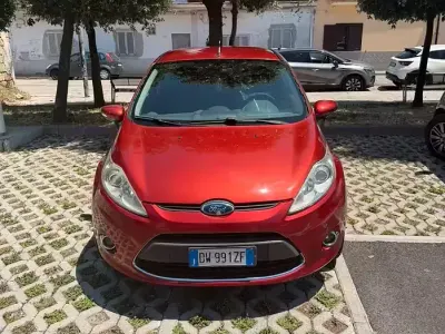 Usata Ford Fiesta 68 CV (50 kW) 2009 Rosso Berlina