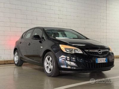 Usata Opel Astra Enjoy 115 CV (84 kW) 2010 Nero Berlina