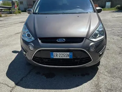 Begagnad Ford S-MAX Business Edition 140 HK (102 kW) 2013 Grå Minibuss