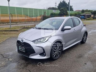 Usata Toyota Yaris Trend 116 CV (85 kW) 2023 Gray Utilitaria
