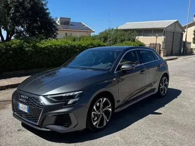 Usado Audi A3 S-Line 200 CV (147 kW) 2022 Gris Berlina