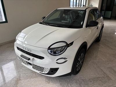 Nuova Fiat 600 100 CV (73 kW) 2025 Bianco SUV
