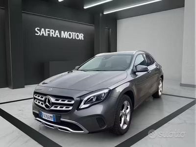 Usata Mercedes GLA200 136 CV (100 kW) 2019 Grigio SUV